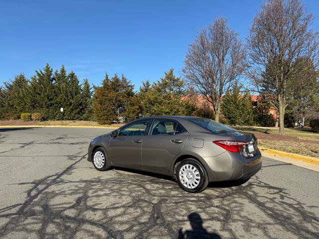 Used 2019 Toyota Corolla LE FWD image 3