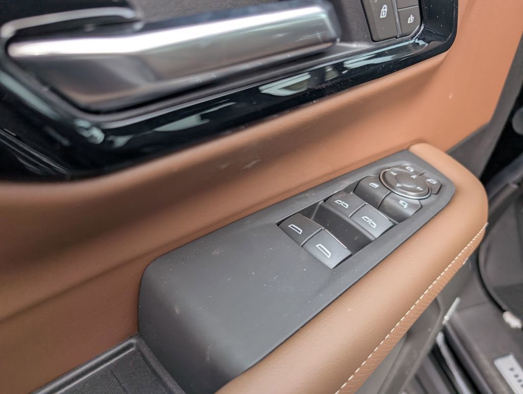 New 2026 Chevrolet Suburban High Country image 15