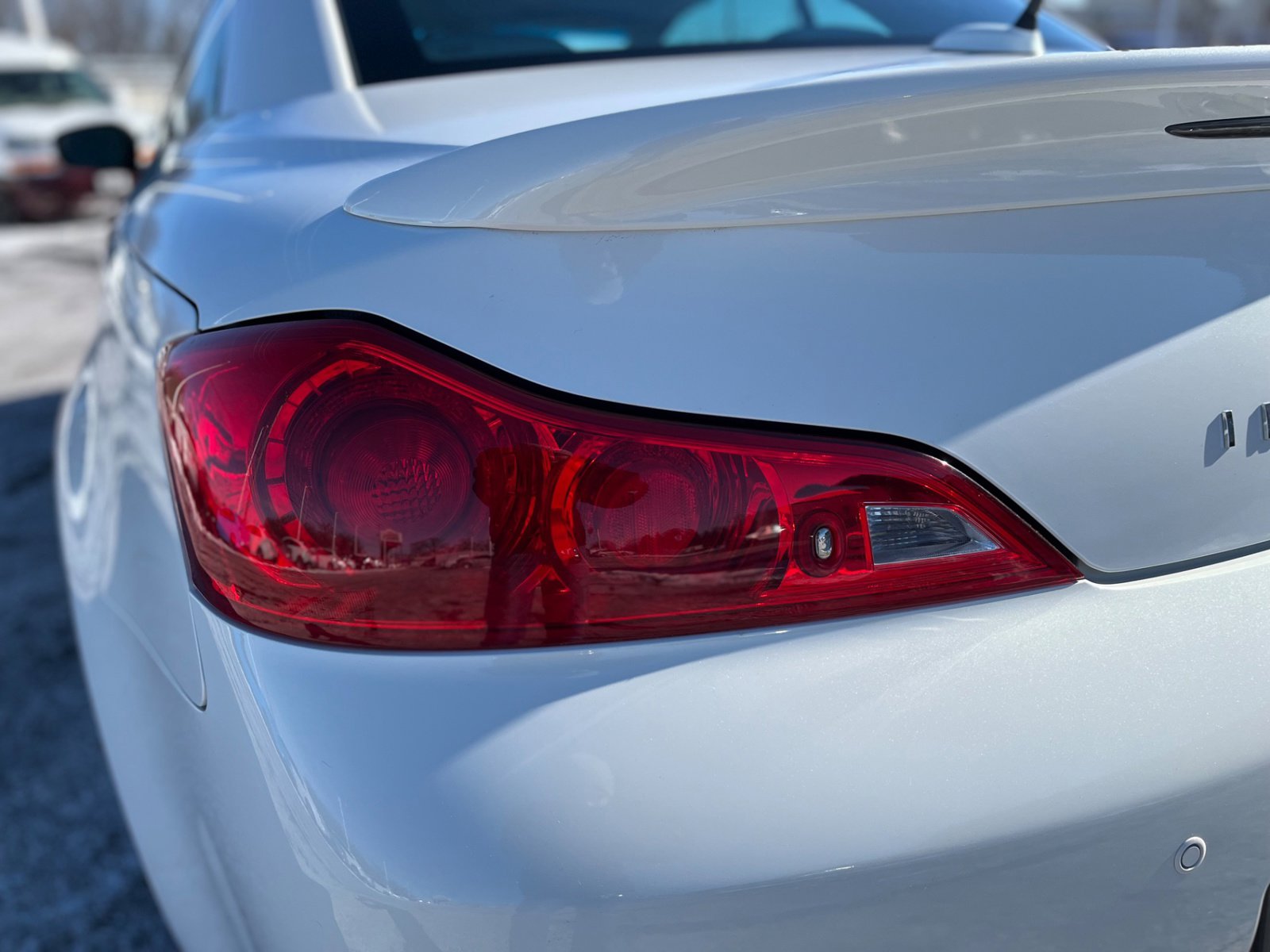 Used 2011 INFINITI G37 w/ Premium Pkg image 9