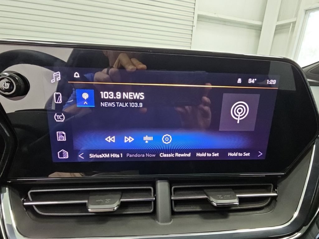 Used 2024 Chevrolet Trax RS FWD image 16