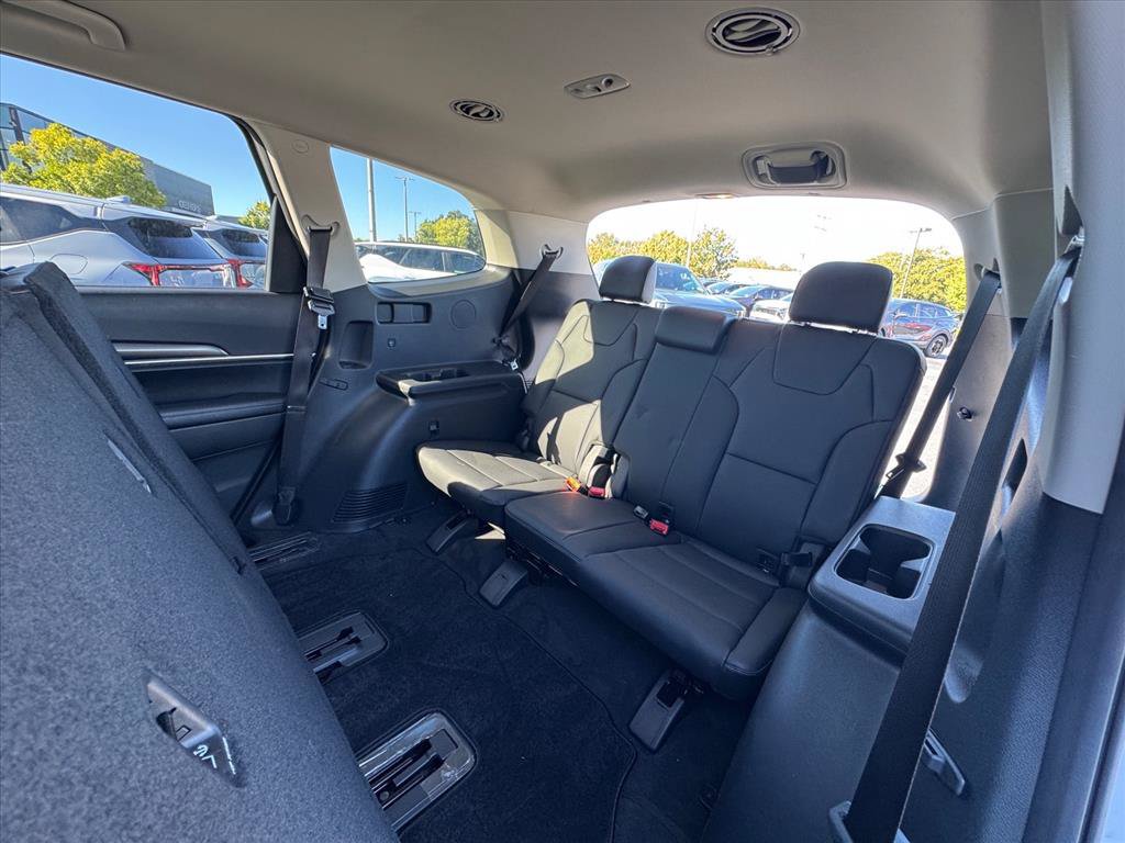 Certified 2024 Kia Telluride LX FWD image 11
