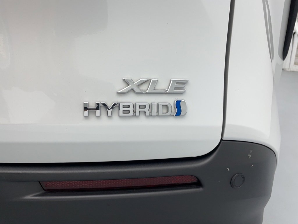 Used 2023 Toyota Sienna XLE image 56