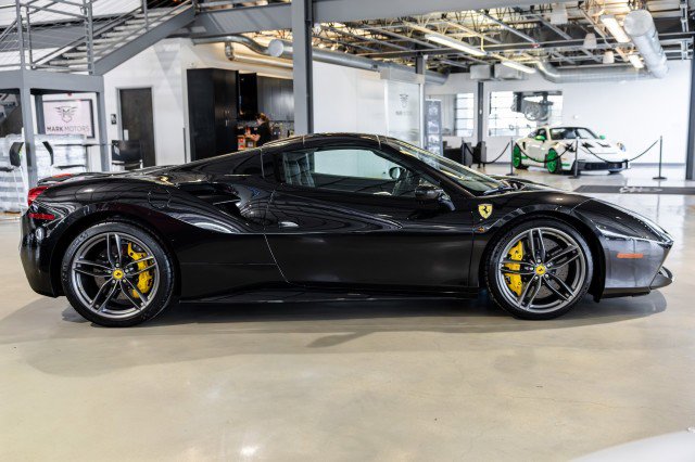 Used 2018 Ferrari 488 Spider RWD image 7