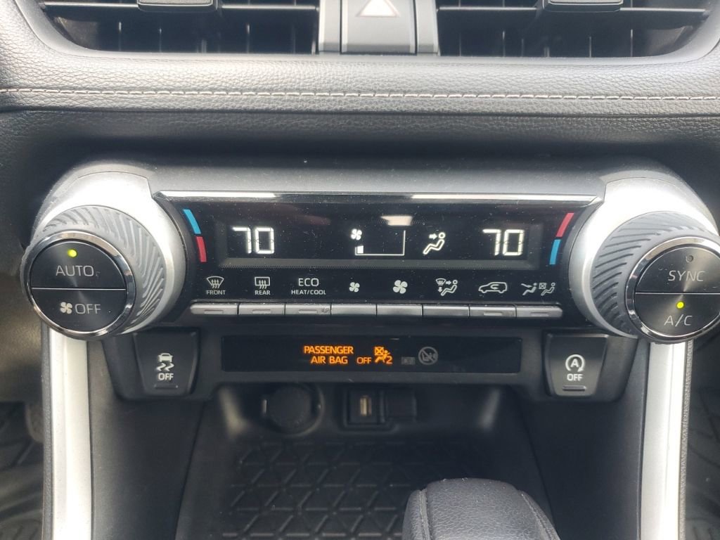 Used 2021 Toyota RAV4 XLE image 21