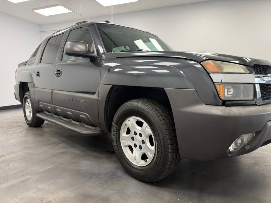 Used 2003 Chevrolet Avalanche 4x4 w/ Suspension Package, Off-Road image 18