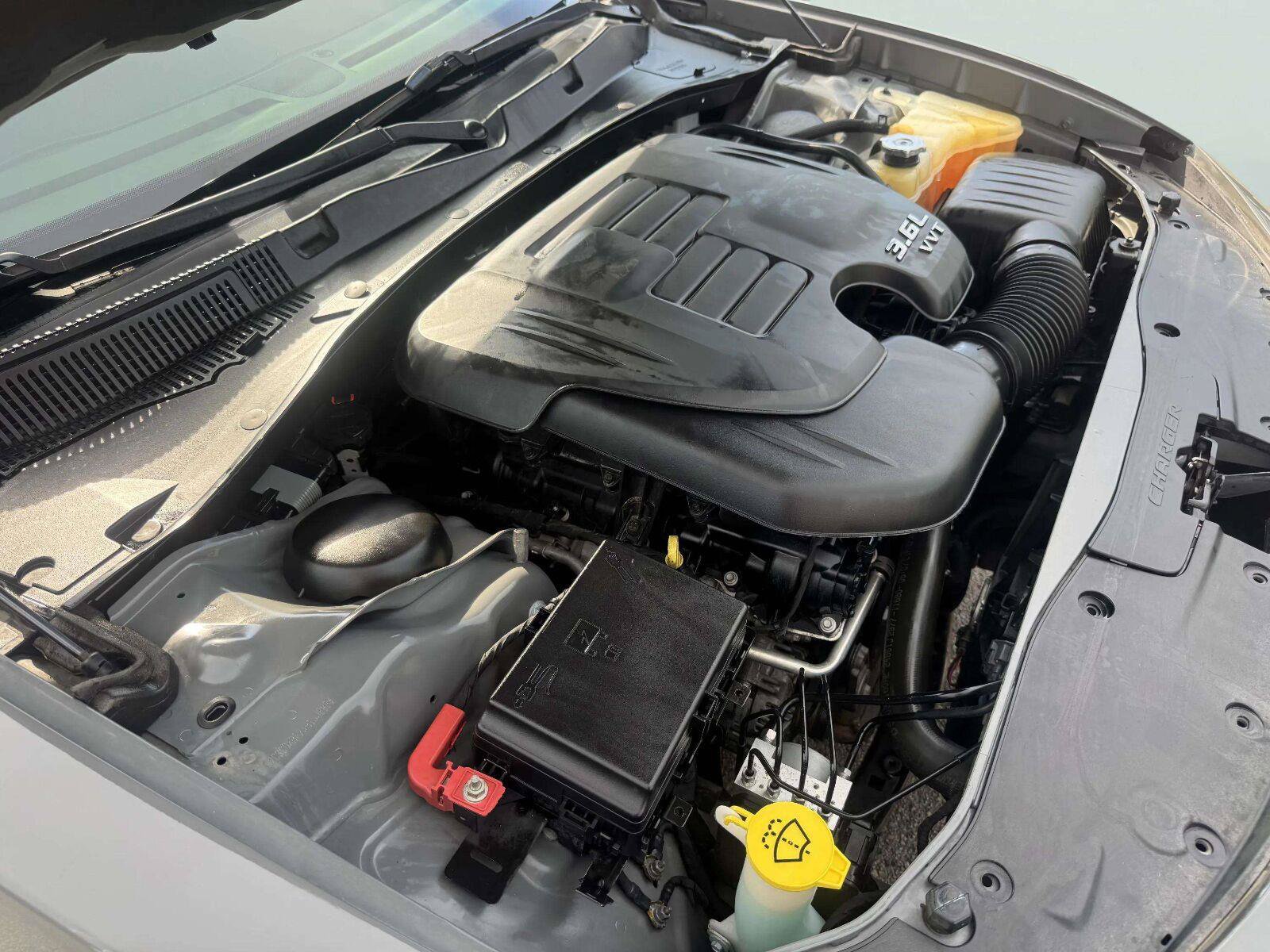 Used 2018 Dodge Charger SXT RWD image 49