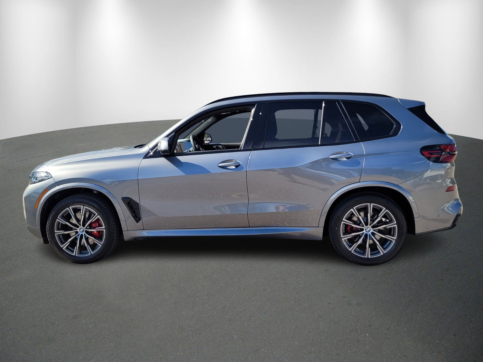 New 2026 BMW X5 sDrive40i w/ M Sport Package image 4