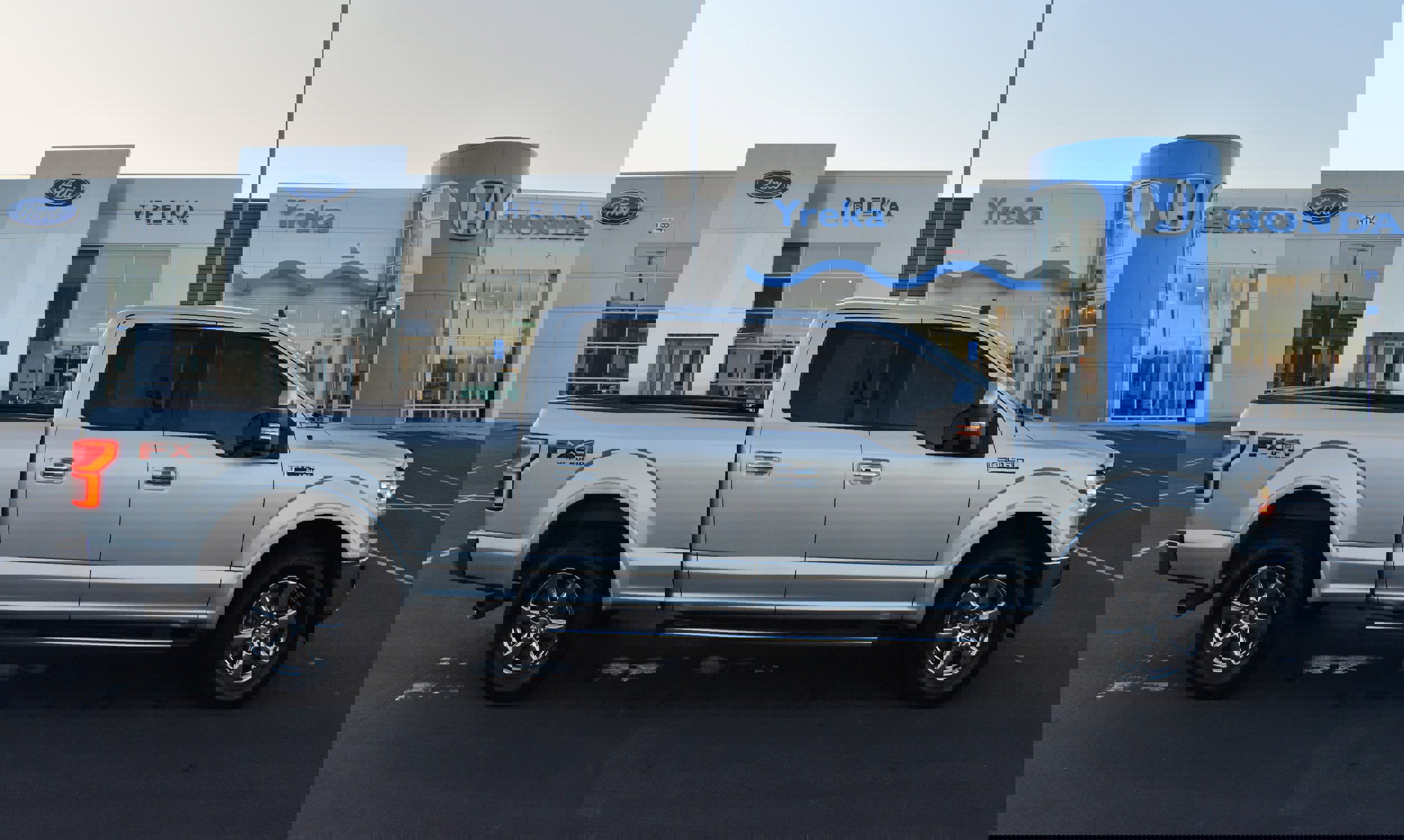 Used 2019 Ford F150 Lariat w/ Equipment Group 502A Luxury image 1