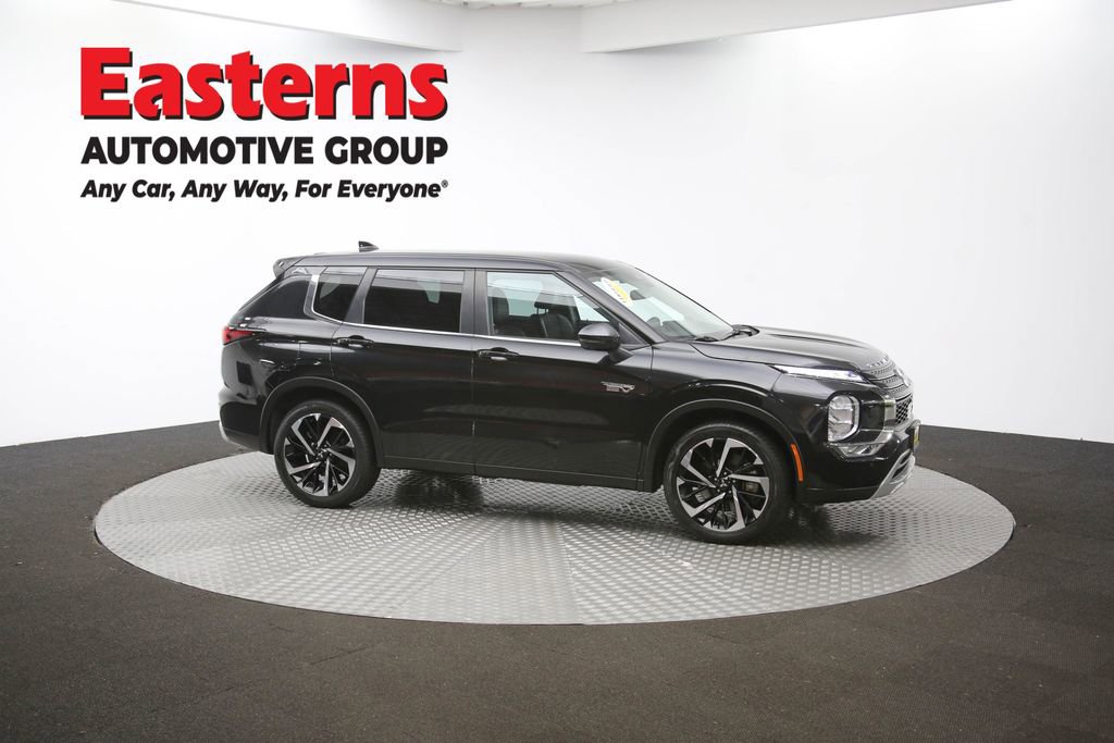Used 2023 Mitsubishi Outlander SE image 48