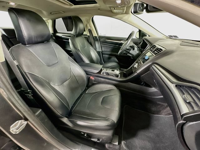 Used 2017 Ford Fusion Energi Titanium FWD image 34