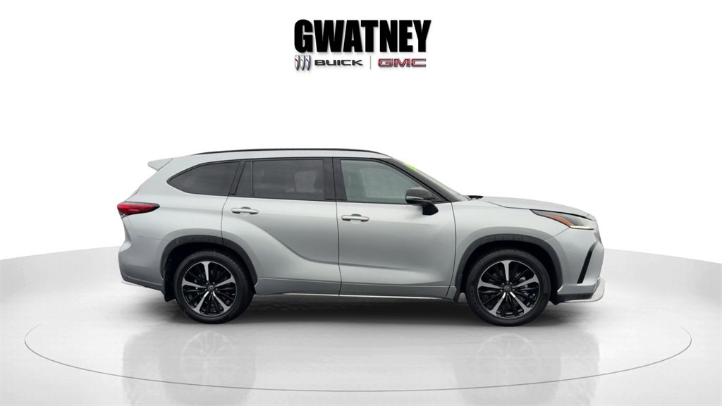 Used 2022 Toyota Highlander XSE image 8