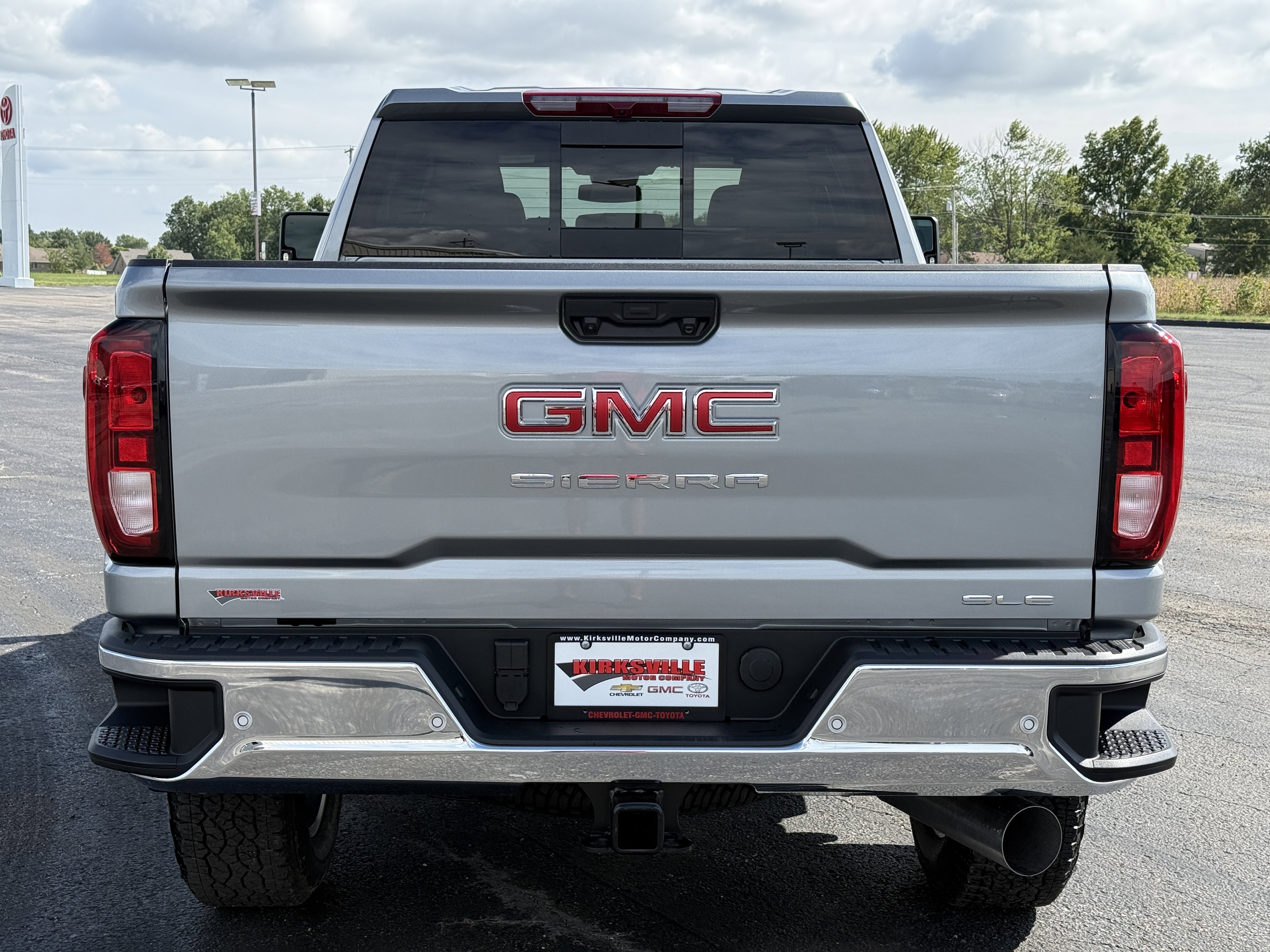 New 2026 GMC Sierra 3500 SLE w/ SLE Value Package image 4