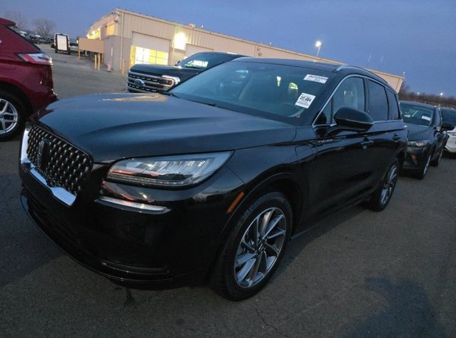 Used 2022 Lincoln Corsair Grand Touring image 2