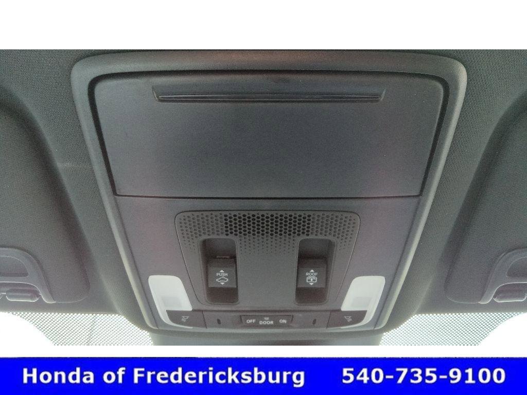 Certified 2025 Honda Pilot Black Edition image 25