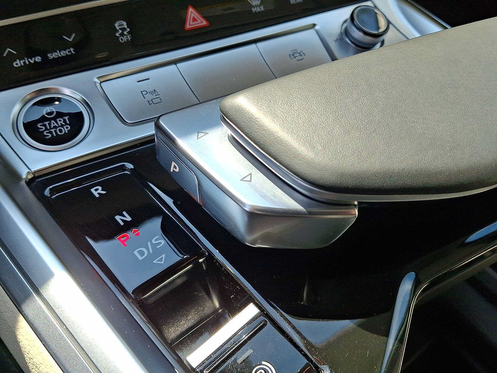 Used 2022 Audi e-tron Prestige AWD/4WD image 18