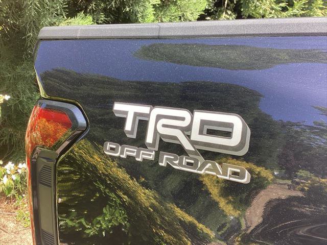 Certified 2025 Toyota Tacoma SR5 AWD/4WD image 8
