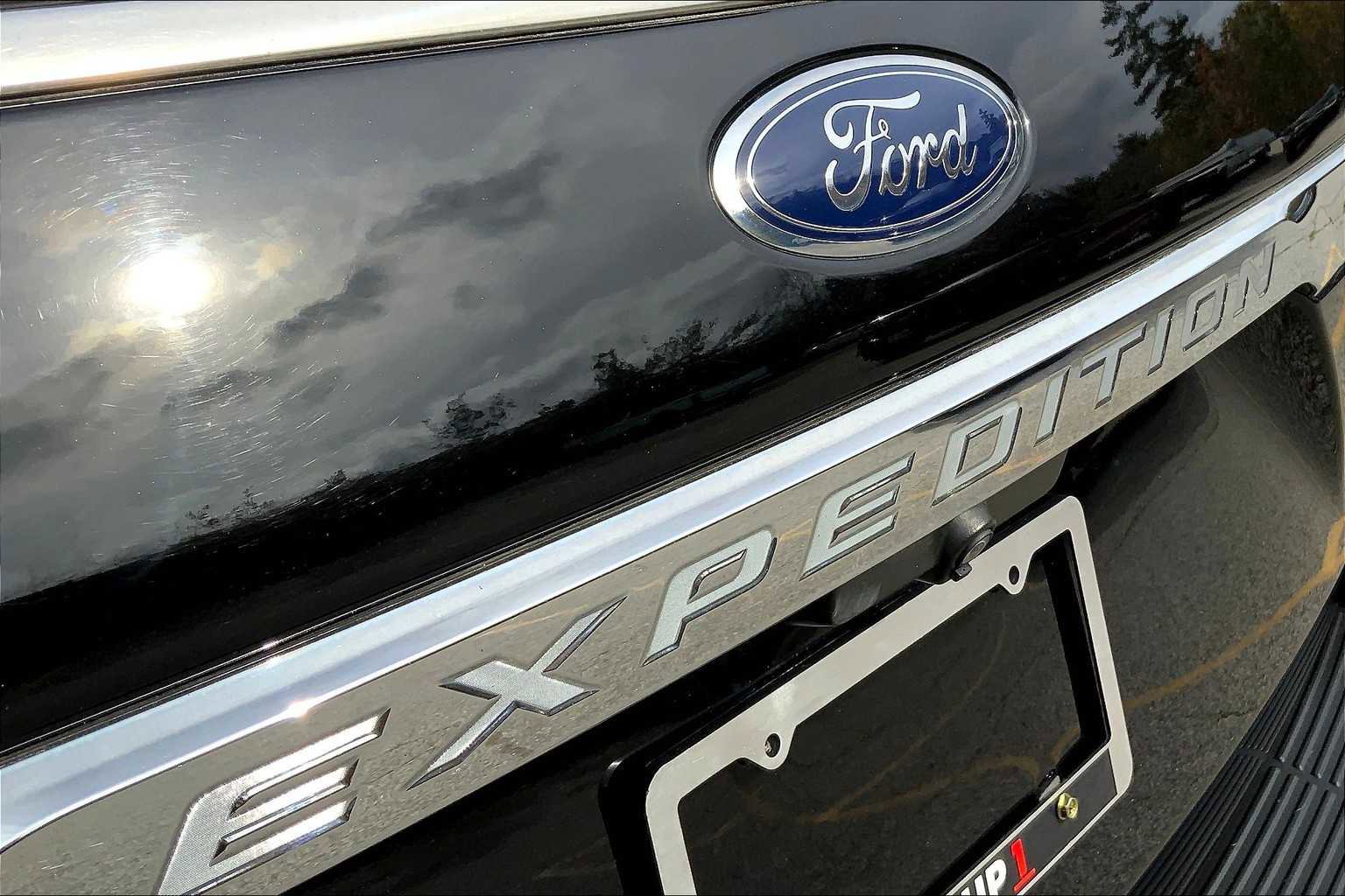 Used 2018 Ford Expedition Limited image 32