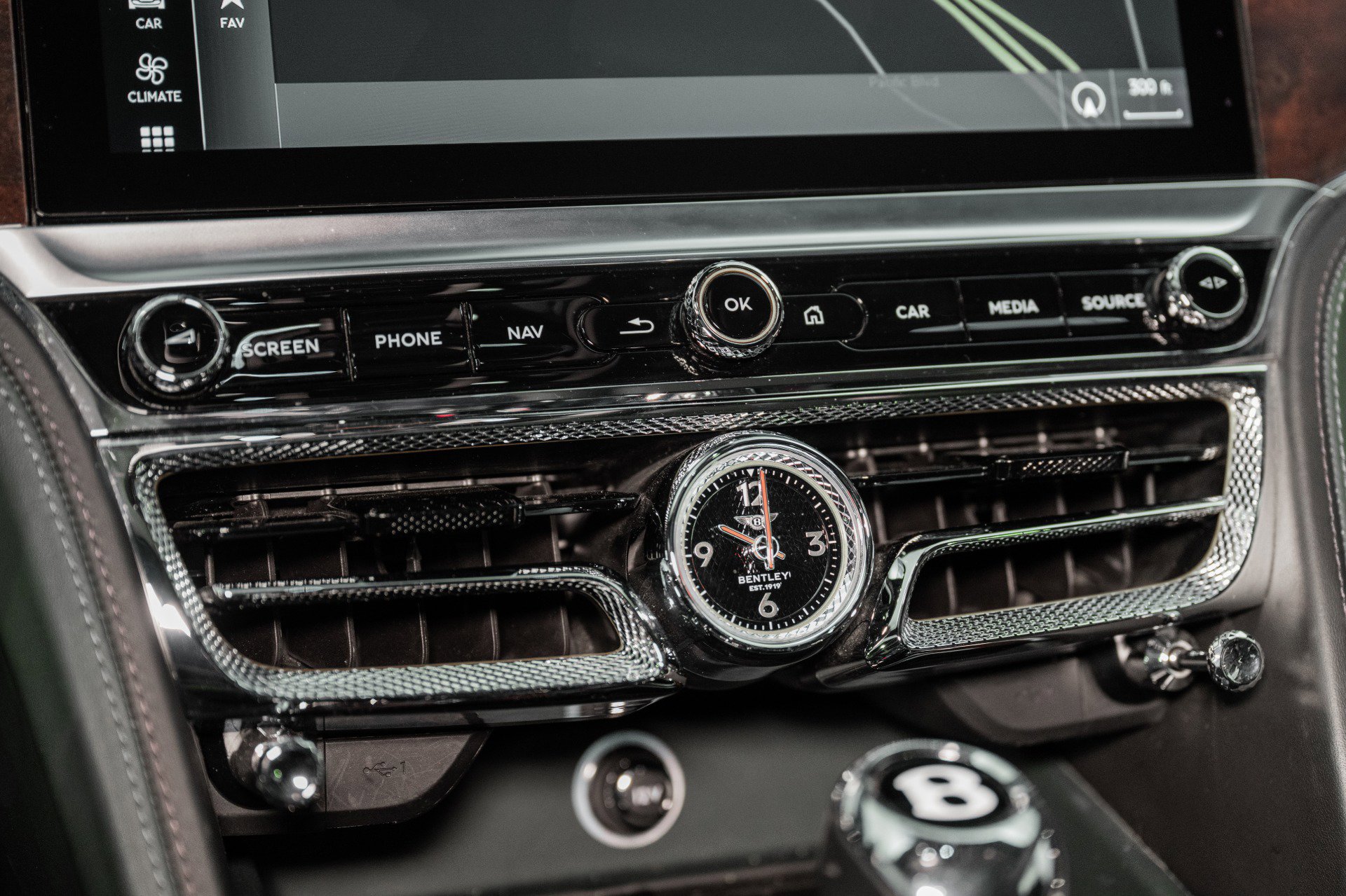 Used 2022 Bentley Flying Spur V8 image 38