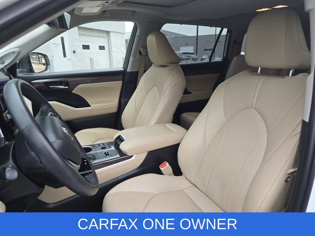 Used 2024 Toyota Highlander Limited image 16