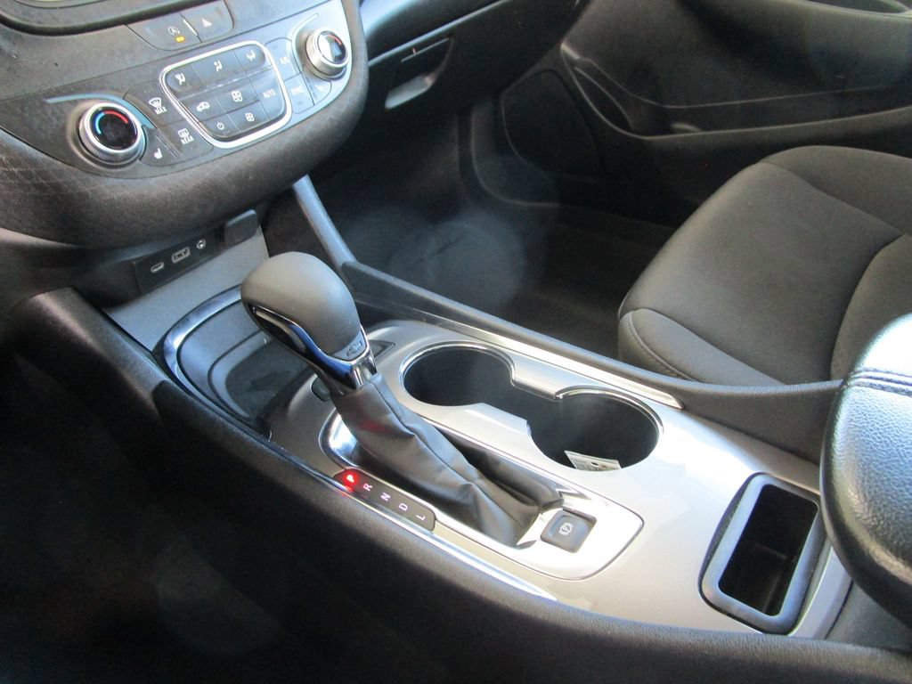 Used 2024 Chevrolet Malibu LT FWD image 32