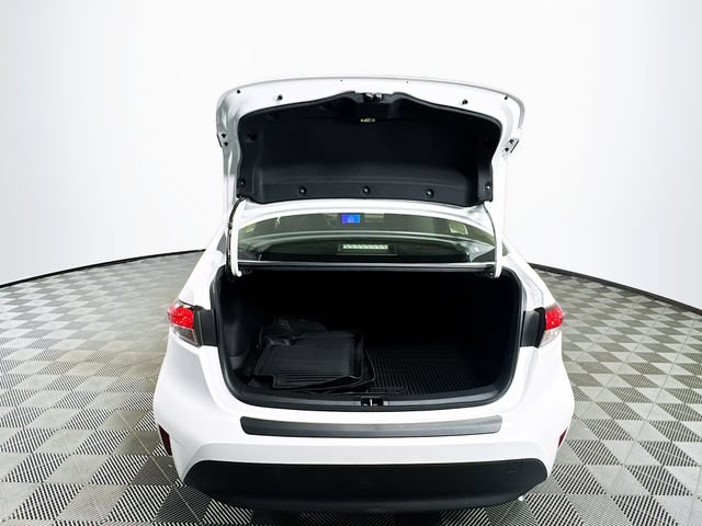 Used 2026 Toyota Corolla LE FWD image 30