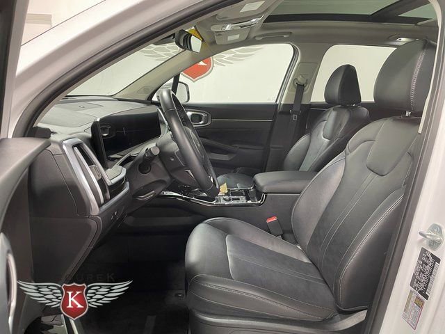 Used 2025 Kia Sorento SX image 12
