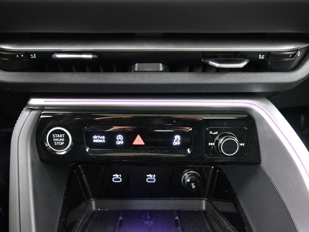 Used 2025 Audi Q5 Premium Plus w/ Premium Plus image 32