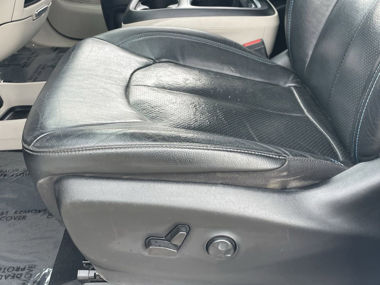 Used 2021 Chrysler Pacifica Touring-L image 24