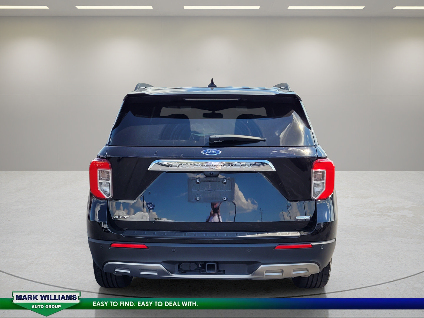 Used 2020 Ford Explorer XLT w/ Equipment Group 202A AWD/4WD image 5