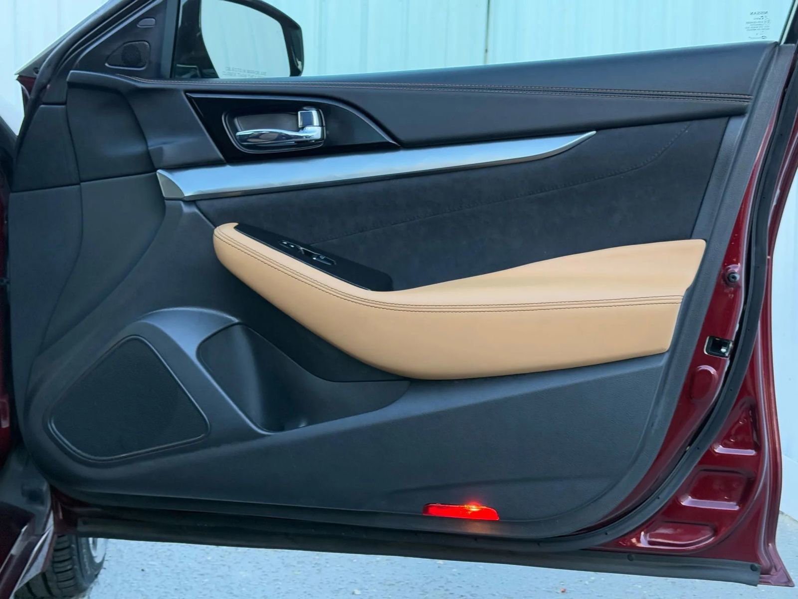 Used 2016 Nissan Maxima SR image 19