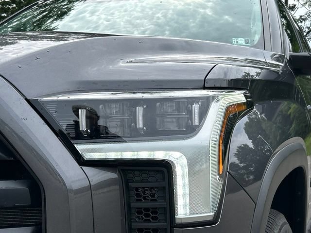 Used 2024 Toyota Tundra Limited AWD/4WD image 10