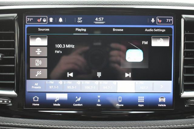 Used 2021 Chrysler Pacifica Limited w/ S Appearance Package image 23