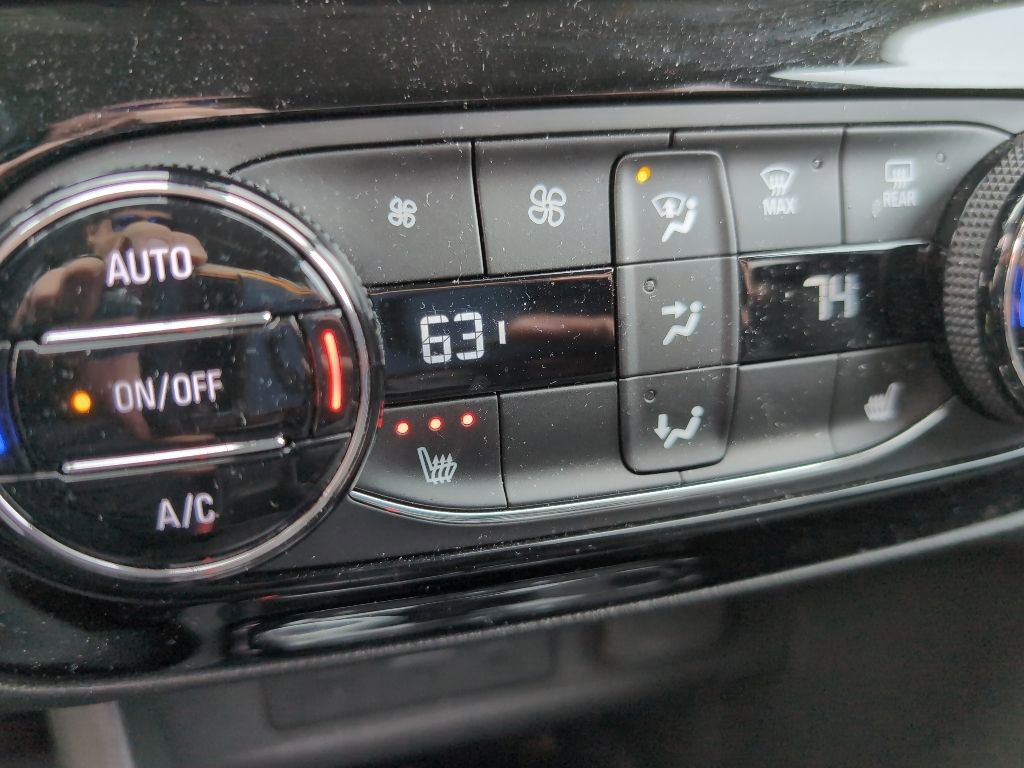 Used 2023 Buick Encore GX Select w/ Sport Touring Package FWD image 8