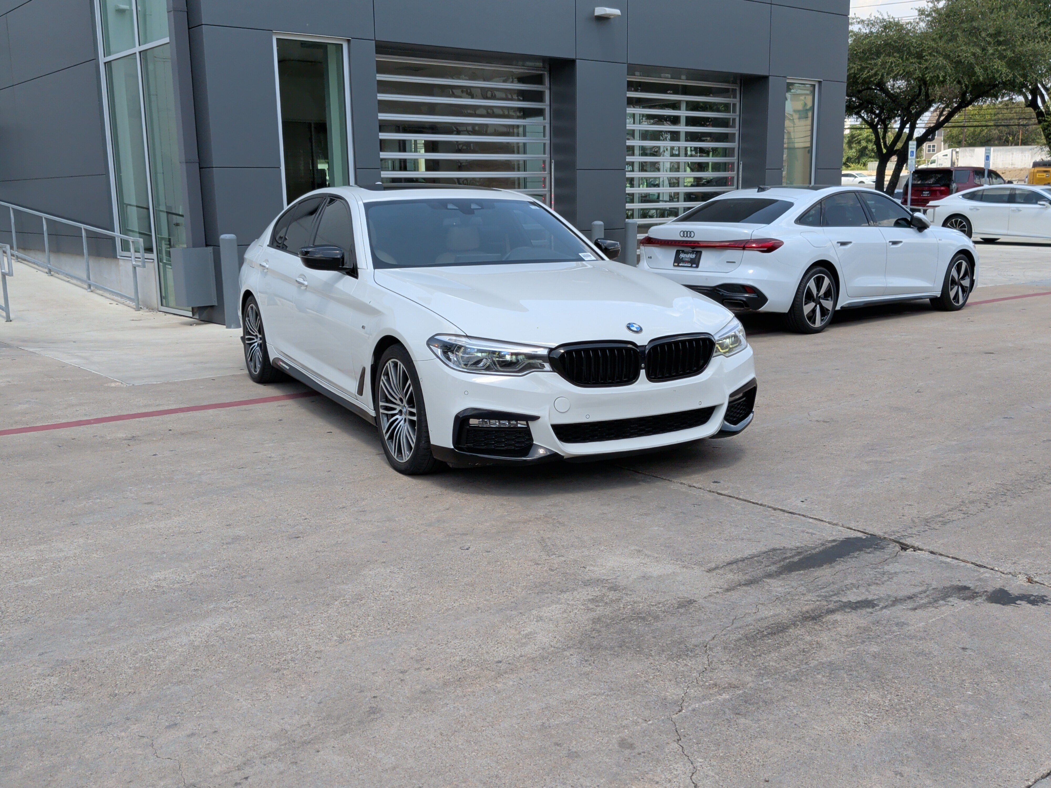 Used 2017 BMW 540i RWD image 2
