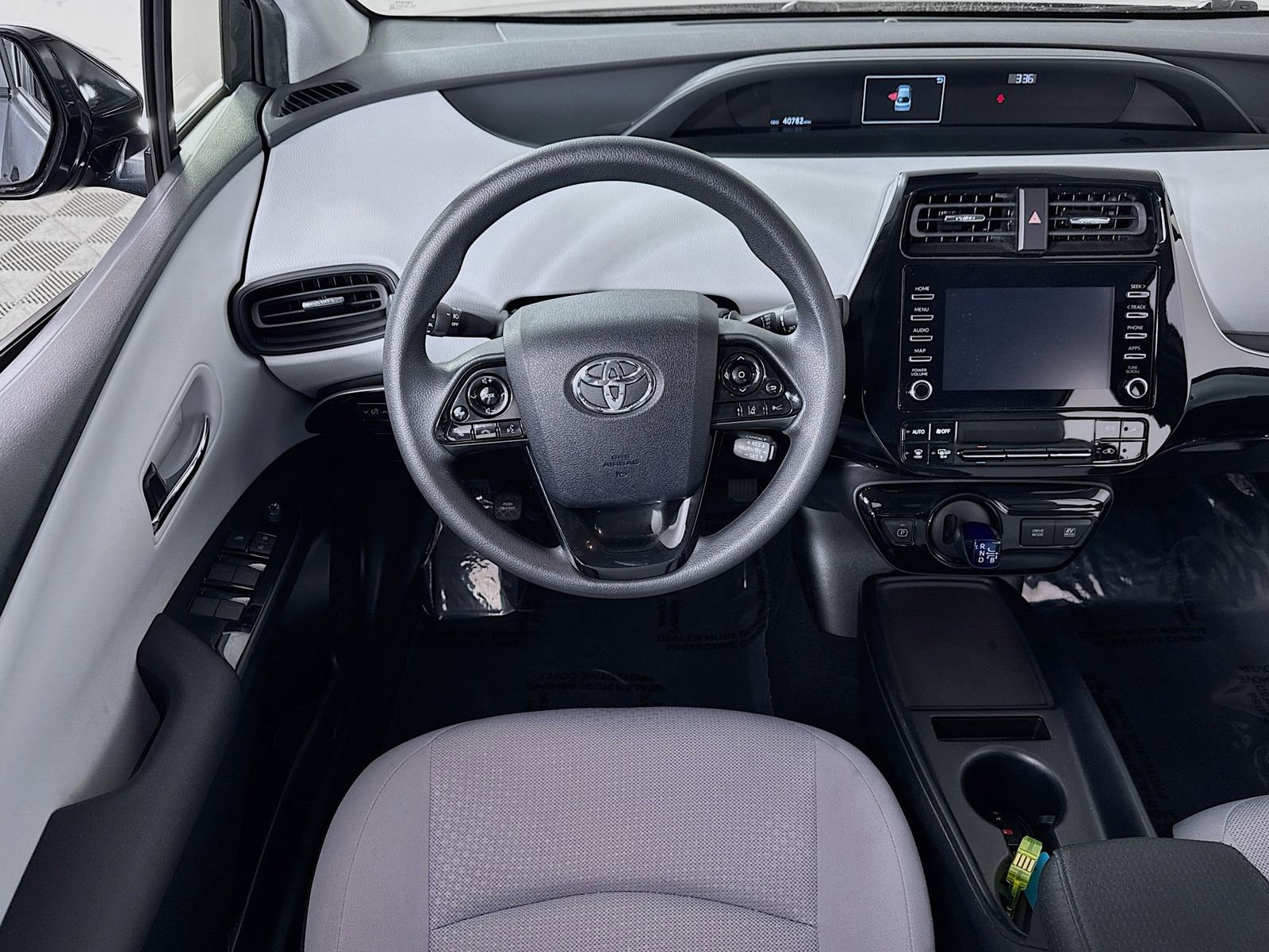 Used 2020 Toyota Prius LE AWD/4WD image 17