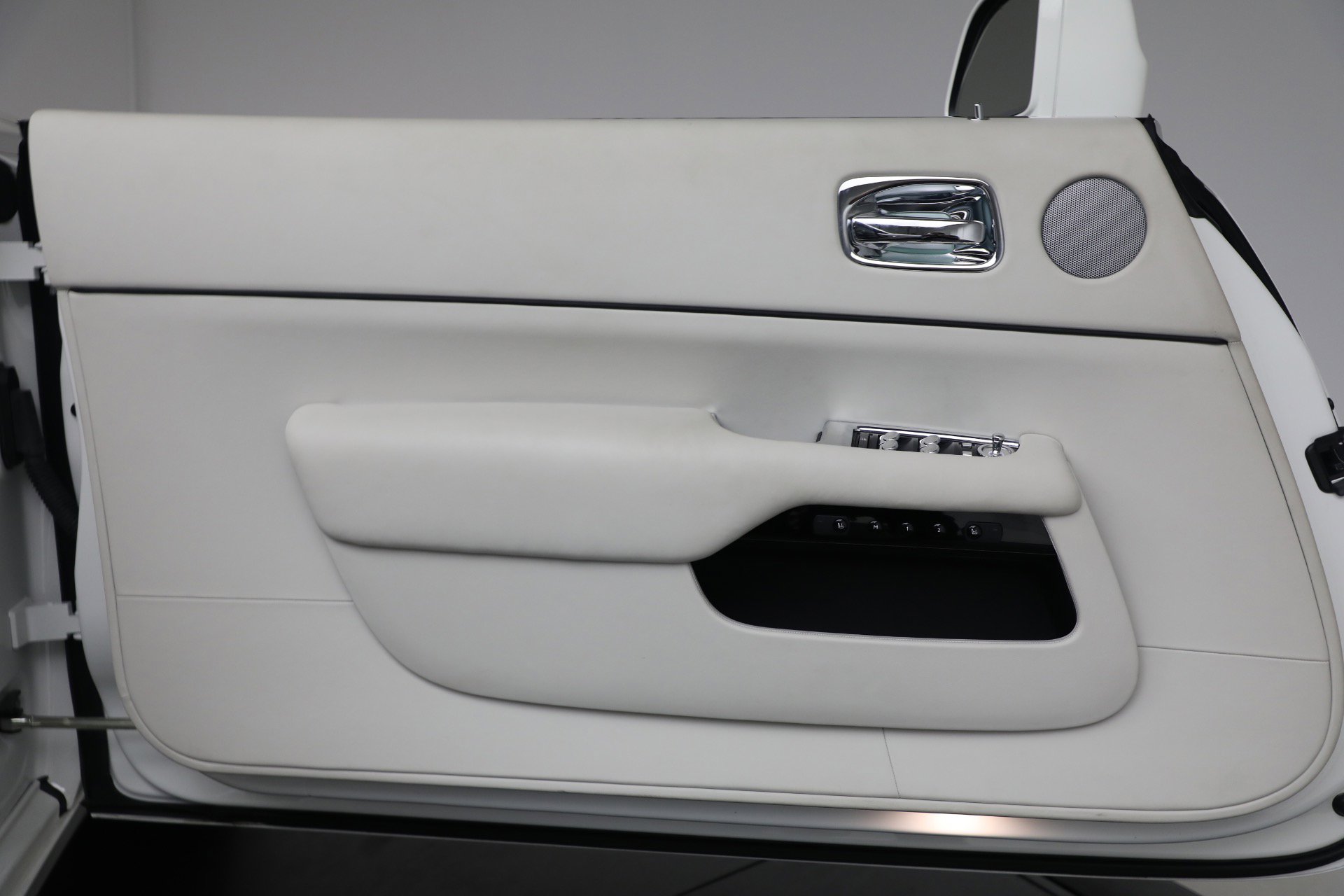 Certified 2018 Rolls-Royce Dawn image 44