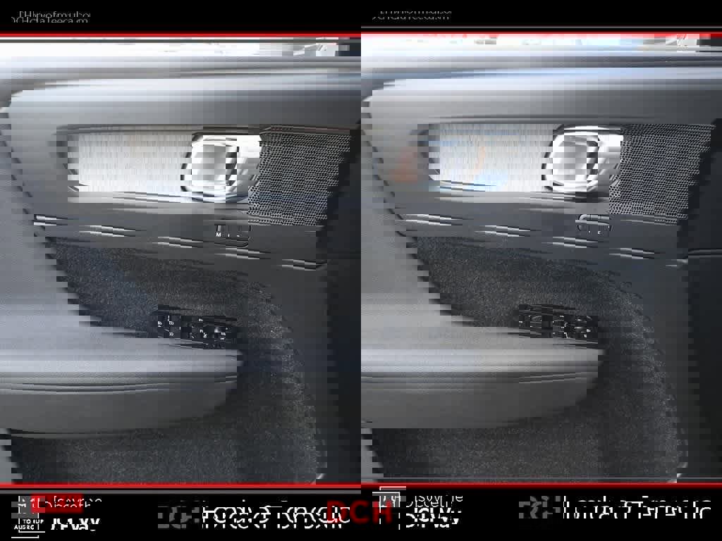 Used 2021 Volvo XC40 T4 Inscription image 16