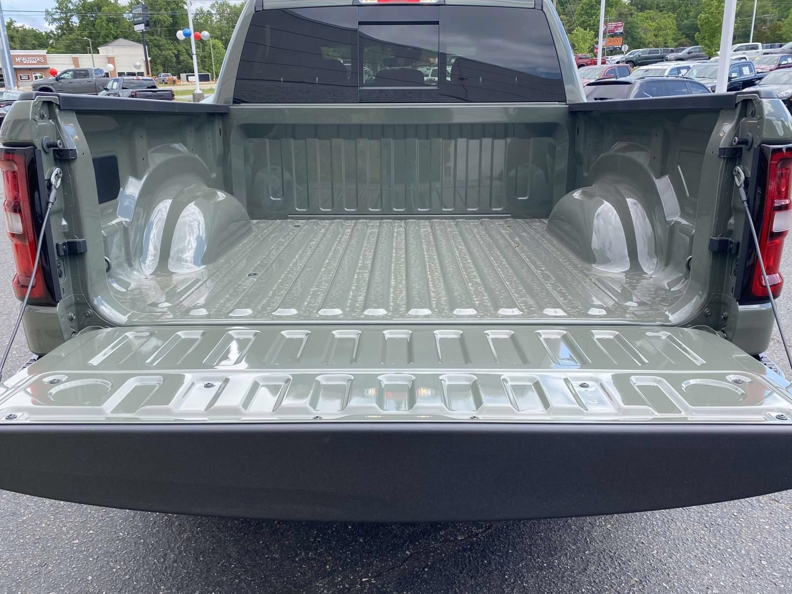 New 2026 RAM 1500 Big Horn AWD/4WD image 9