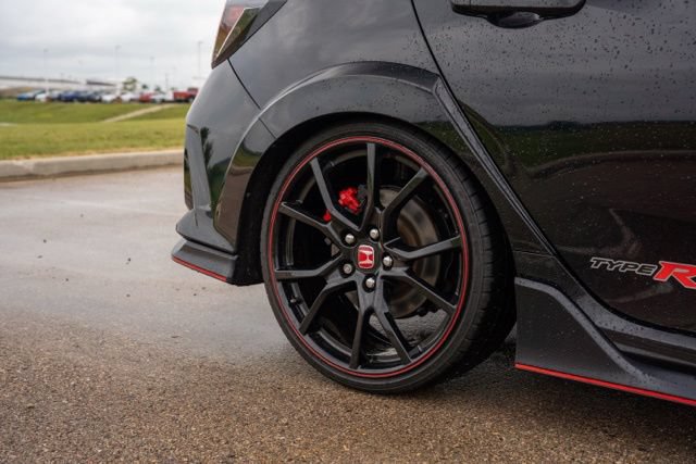 Used 2017 Honda Civic Type R image 10