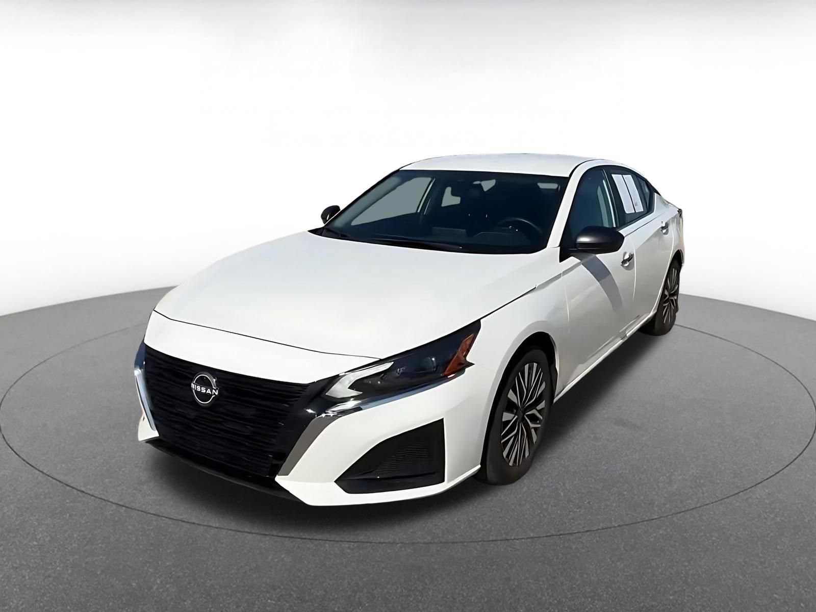 Used 2025 Nissan Altima 2.5 SV FWD image 5