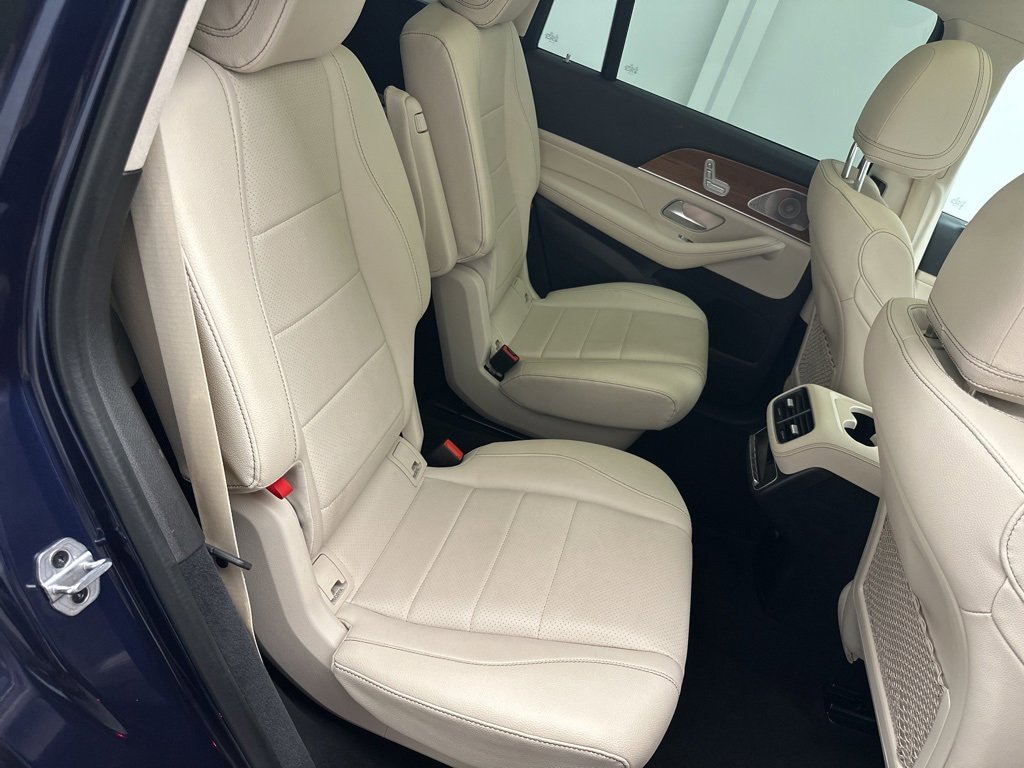 Used 2022 Mercedes-Benz GLS 450 4MATIC image 11