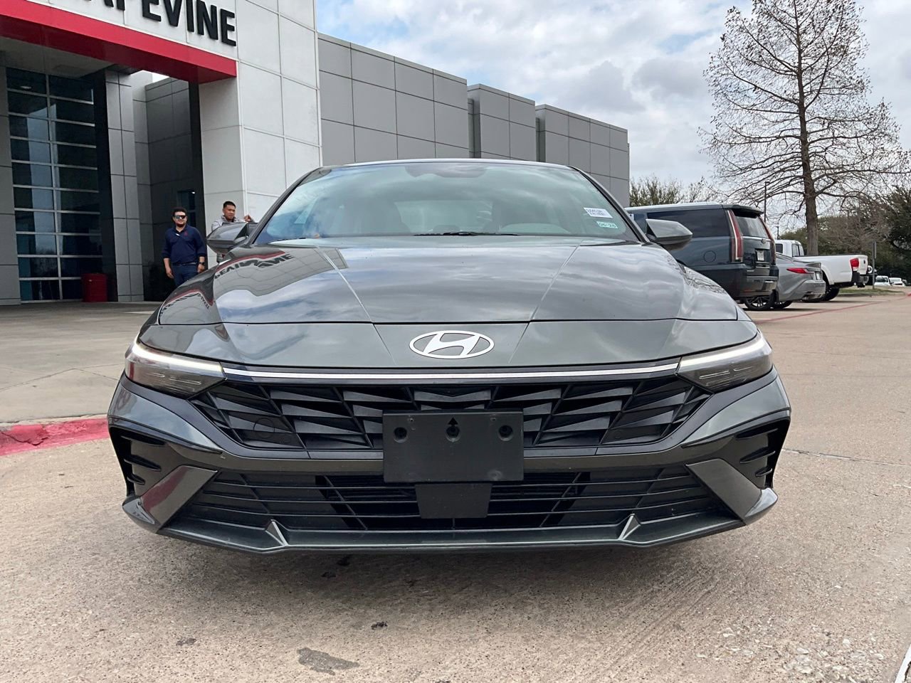 Used 2025 Hyundai Elantra SEL image 3