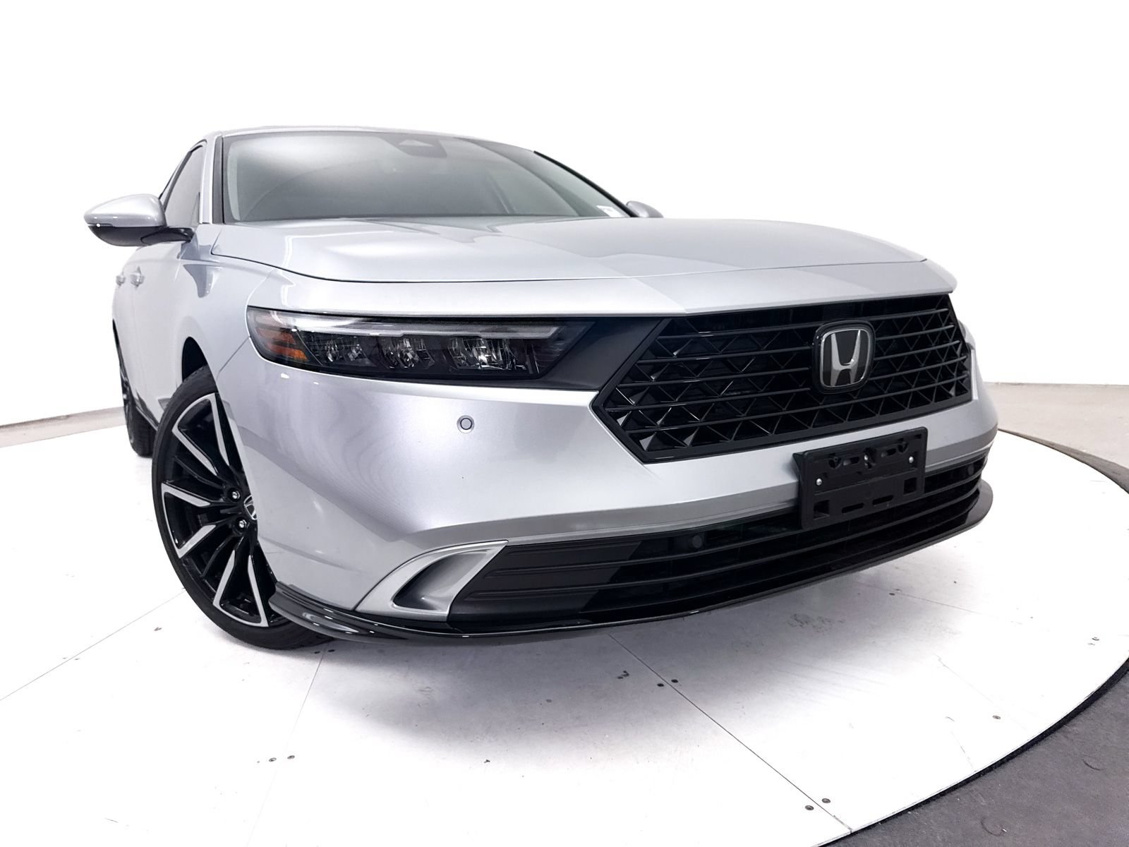 Used 2025 Honda Accord Touring image 7