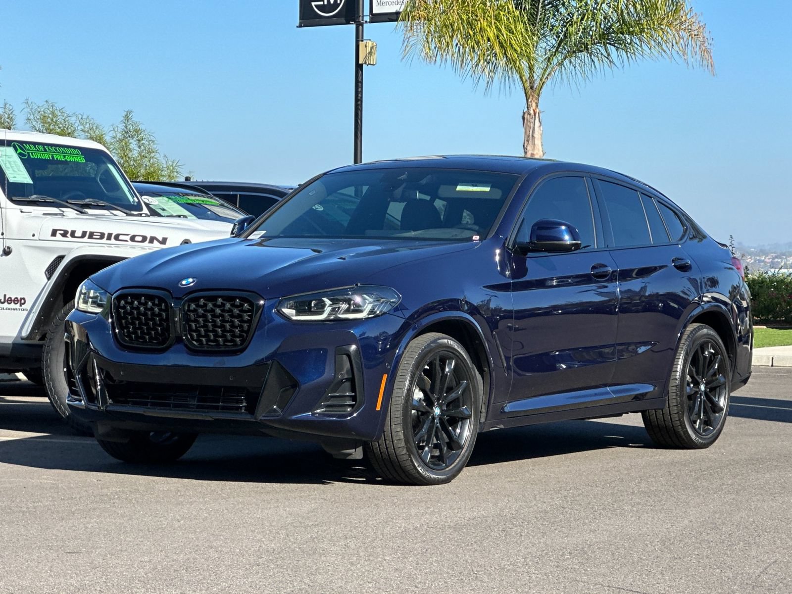 Used 2024 BMW X4 xDrive30i w/ Premium Package AWD/4WD image 7