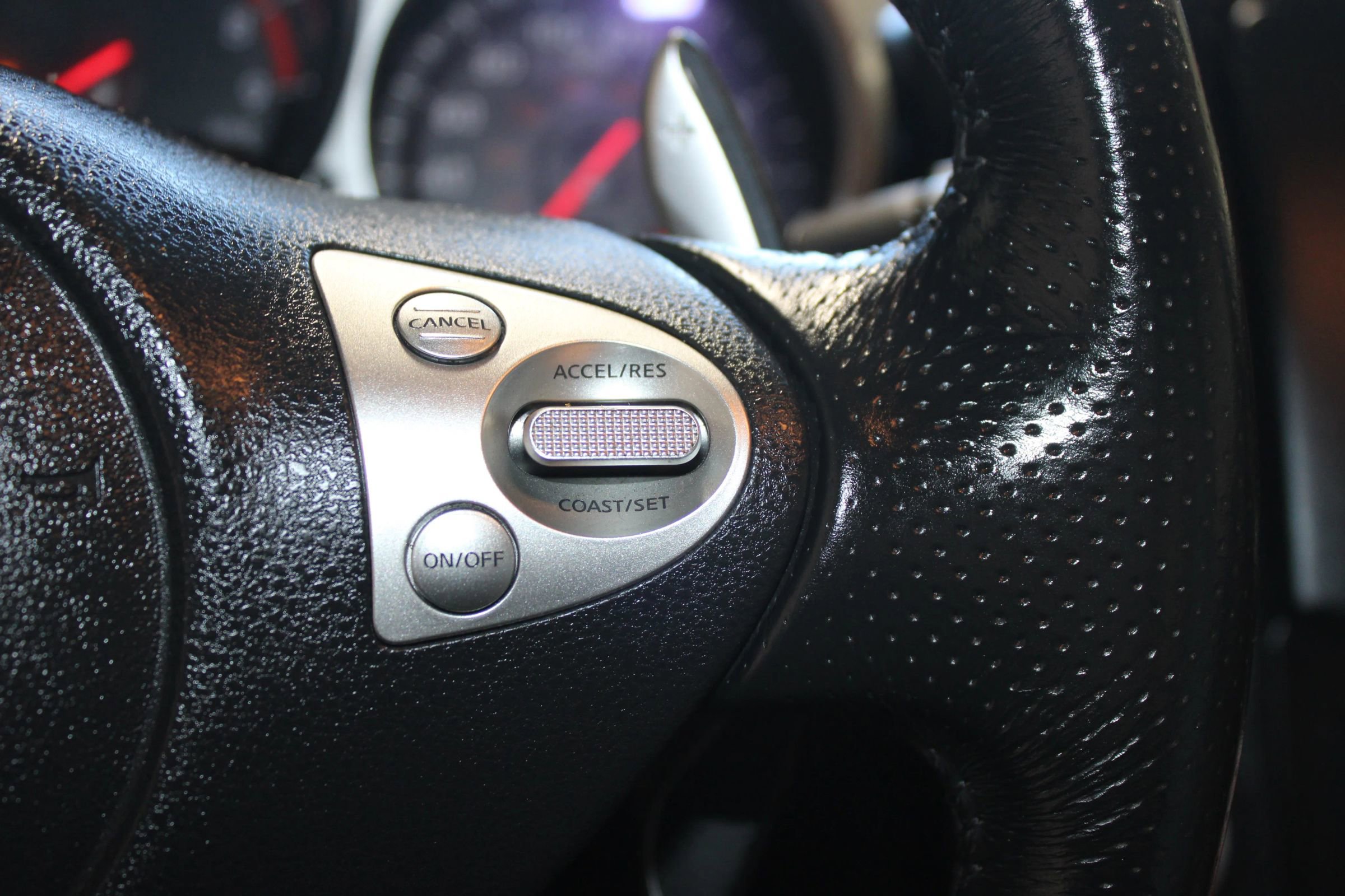 Used 2009 Nissan 370Z Touring w/ Sport Pkg image 11