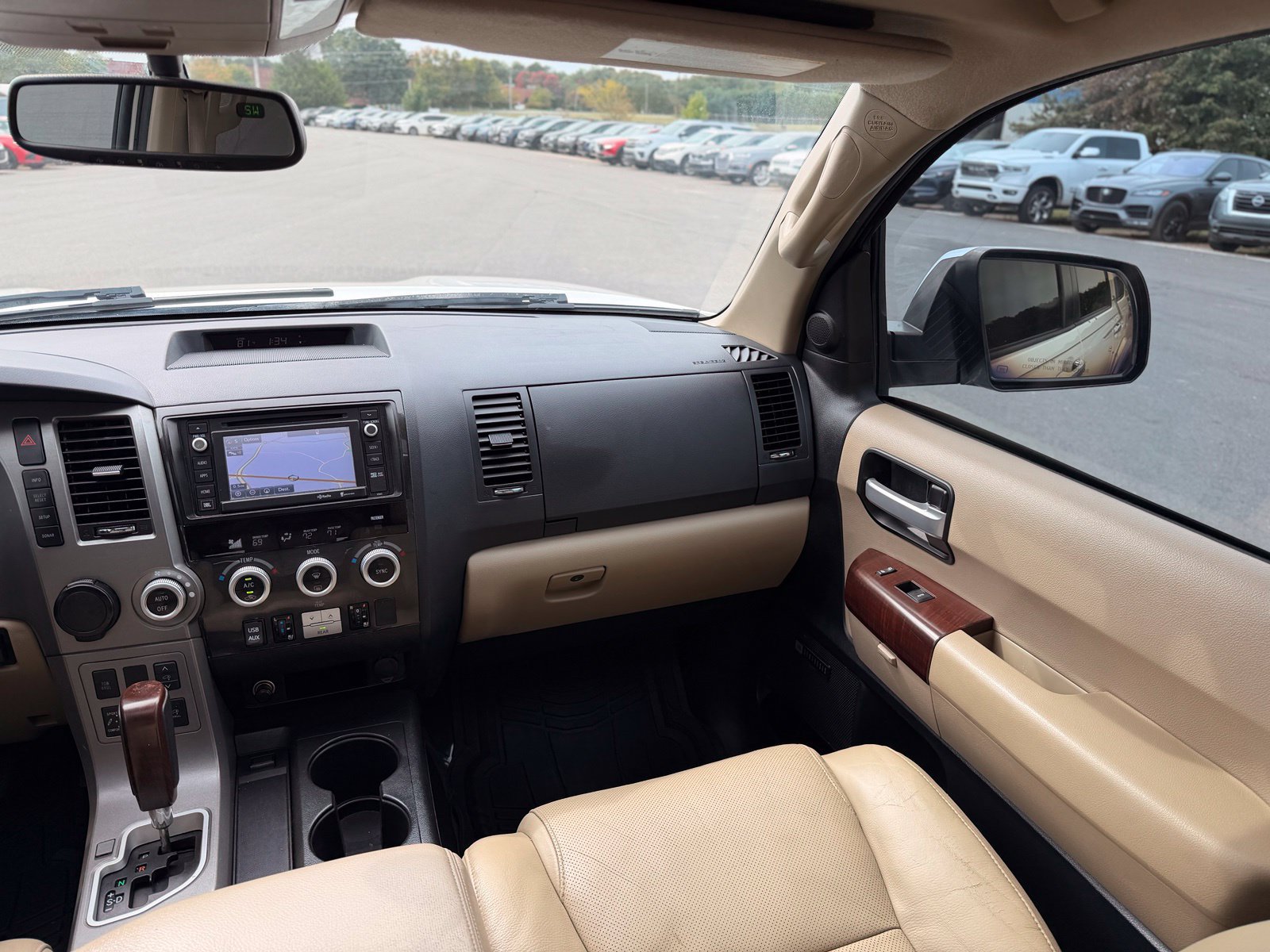 Used 2015 Toyota Sequoia Platinum RWD image 42