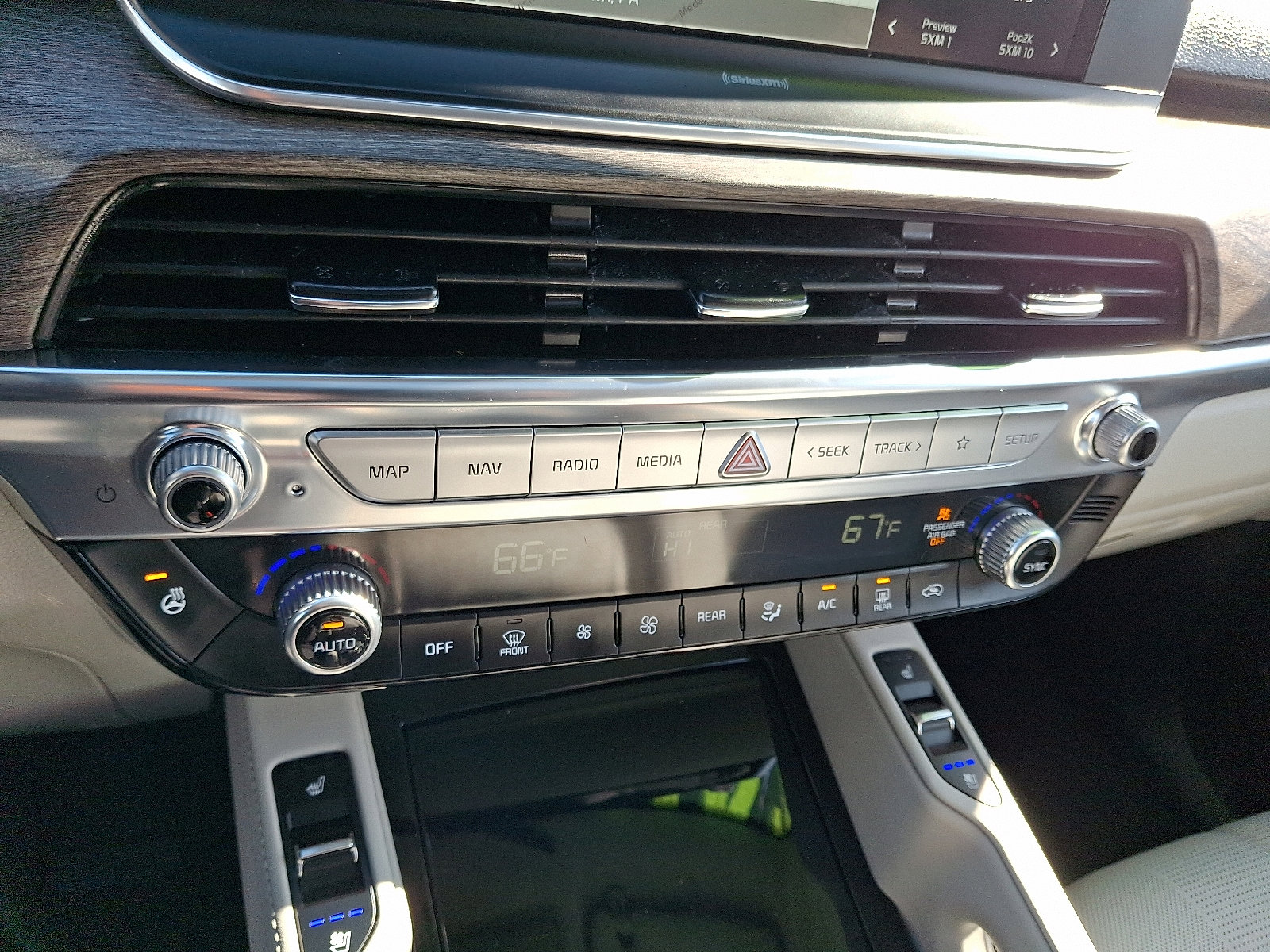 Certified 2022 Kia Telluride EX w/ EX Premium Package image 18