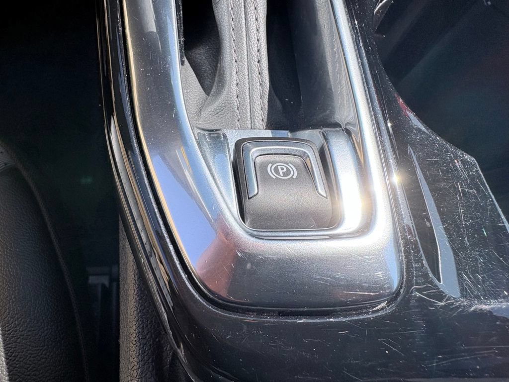 Used 2025 Chevrolet Trax LT FWD image 23