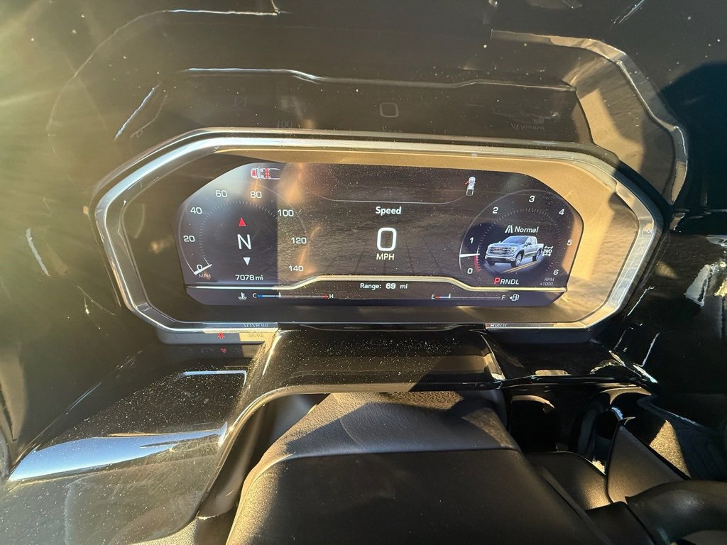 Used 2025 GMC Sierra 1500 Elevation image 13