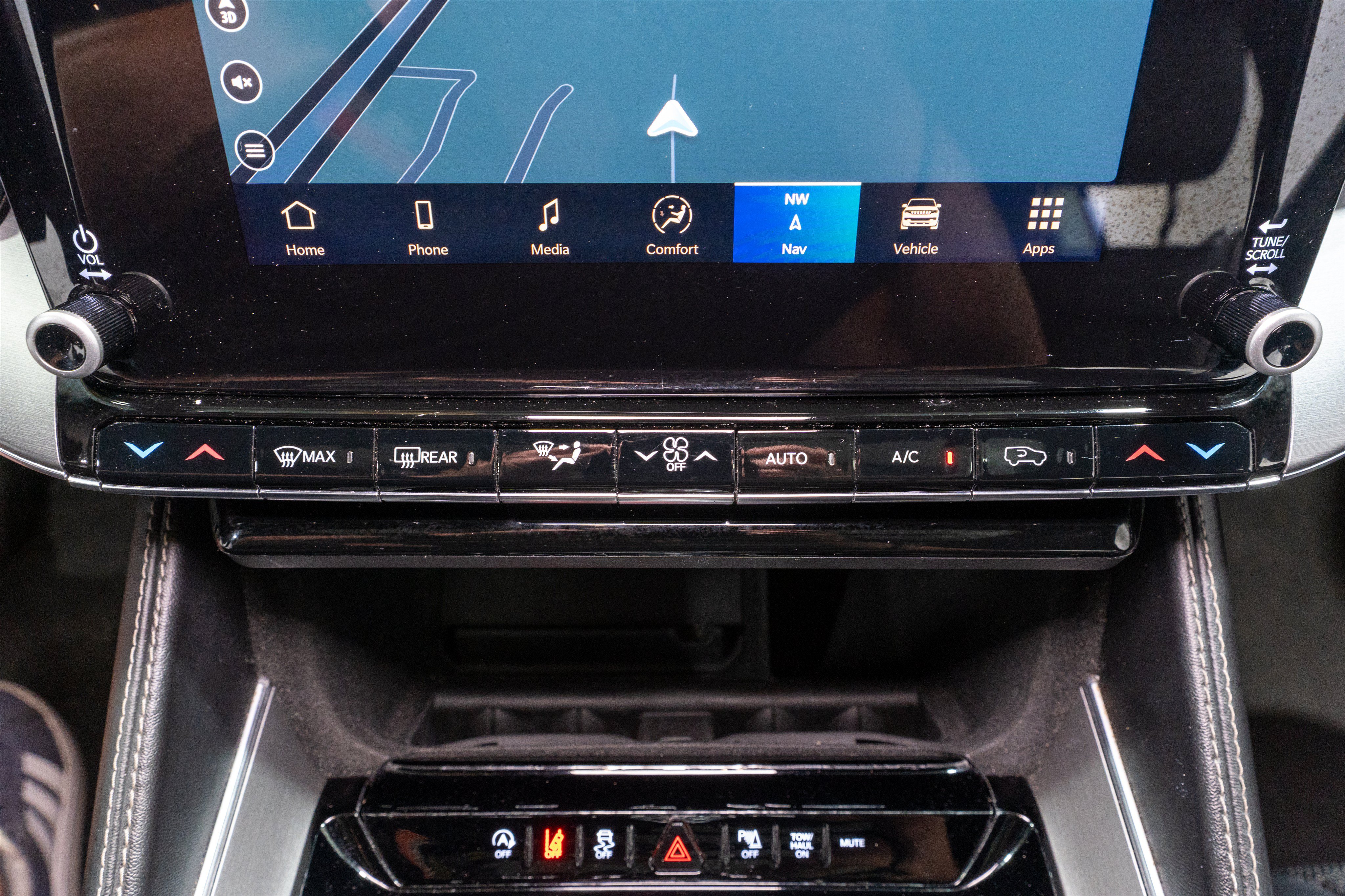 Used 2024 Jeep Wagoneer Series II AWD/4WD image 23